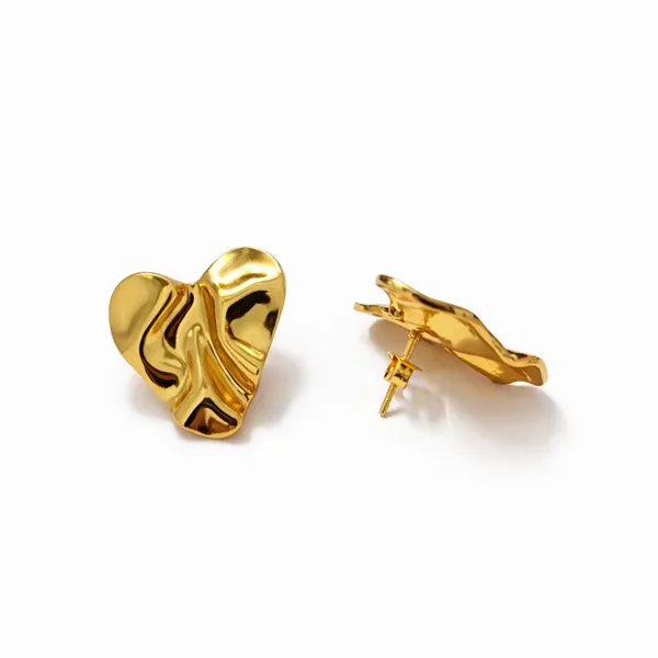 Gold_plated_Anti_Tarnish_Wavy_Heart_Stud_Earrings_For_Women